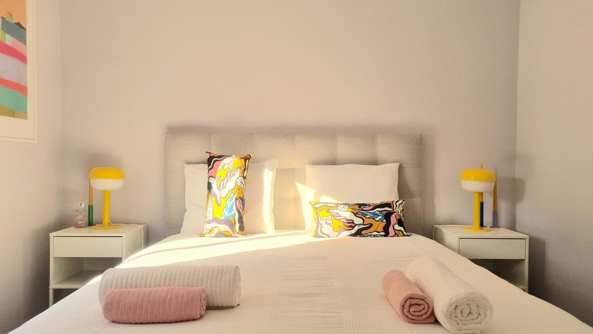 Afonso Galo Guest Apartments IV Almada Bagian luar foto