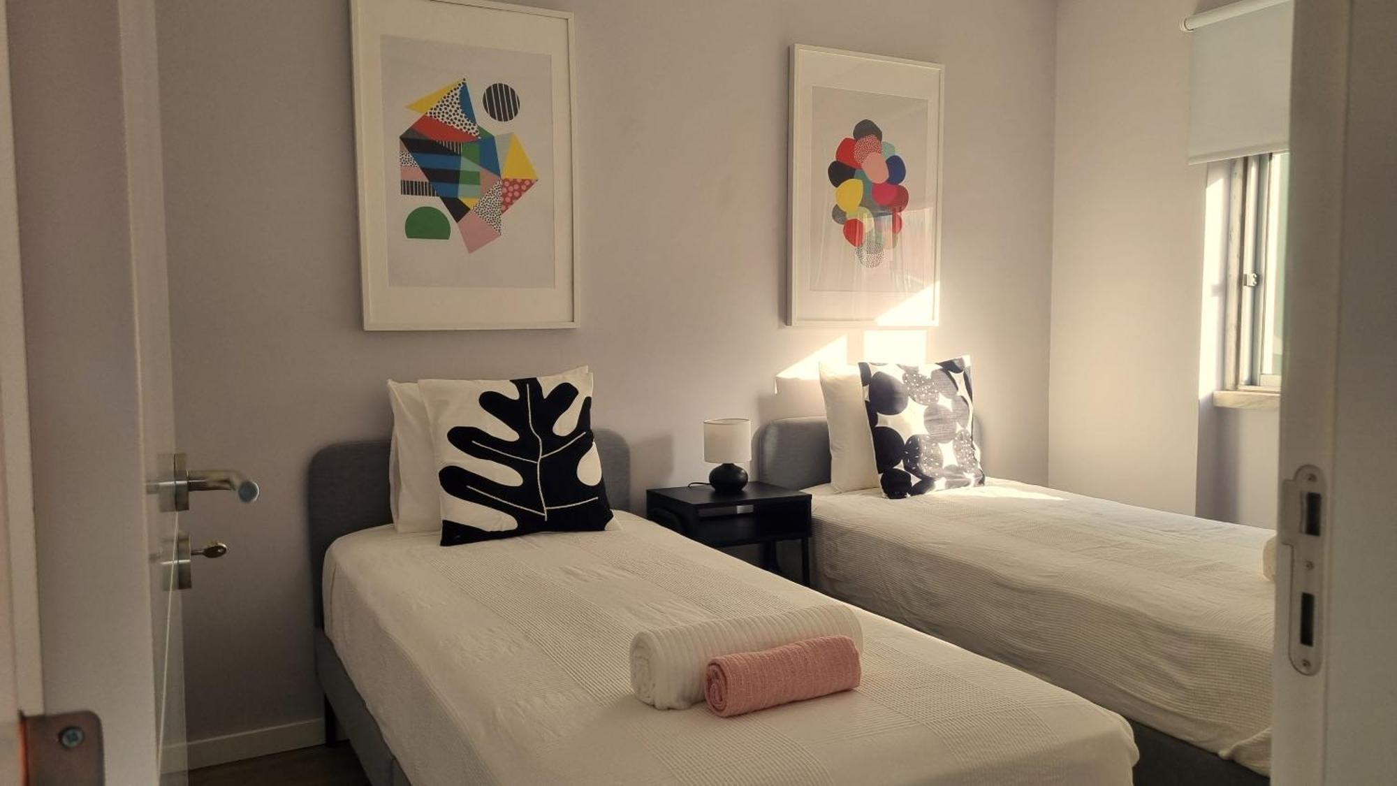 Afonso Galo Guest Apartments IV Almada Bagian luar foto